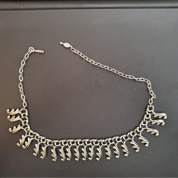 Vintage Sarah Coventry Silver Tone Leaf Necklace, 1960s - Picture 5 of 7